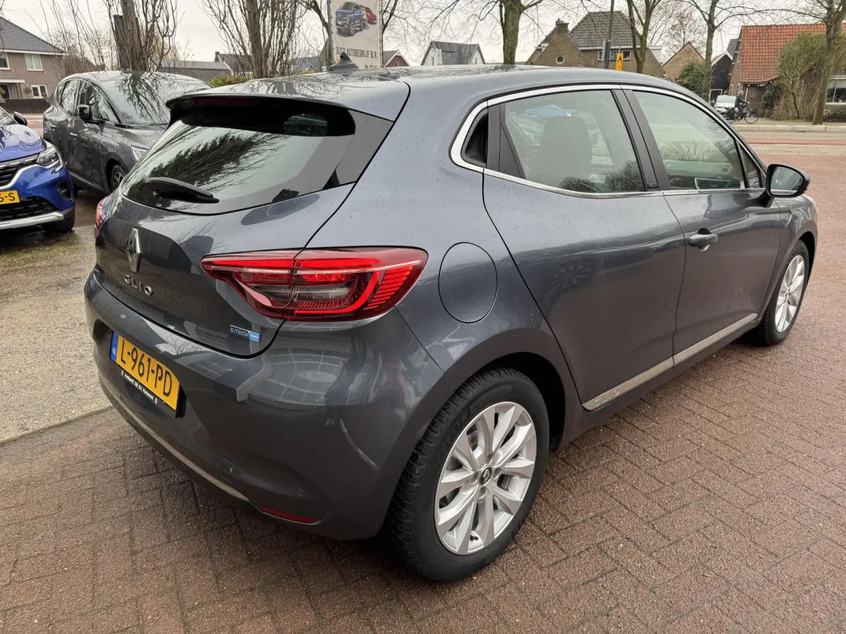 1.6 E-Tech Hybrid 140 Intens+Camera!!