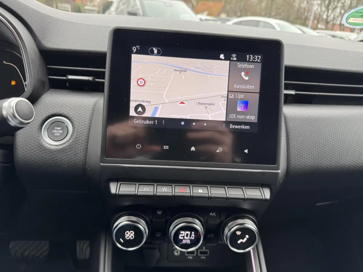 1.6 E-Tech Hybrid 140 Intens+Camera!!
