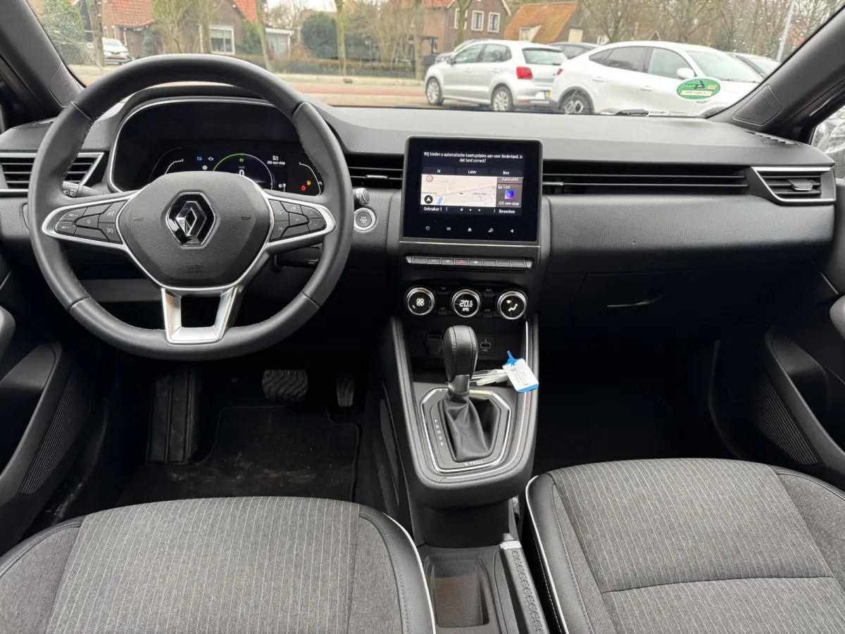 1.6 E-Tech Hybrid 140 Intens+Camera!!