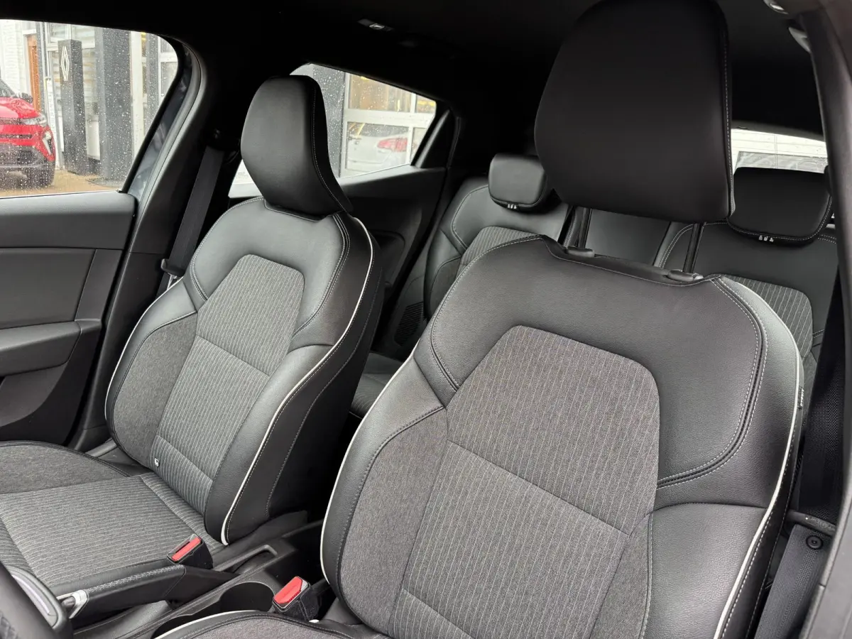 1.6 E-Tech Hybrid 140 Intens+Camera!!