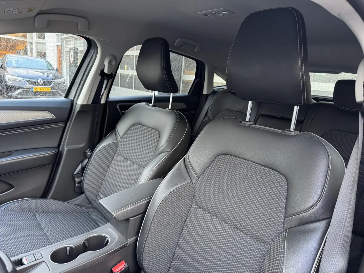 1.6 E-Tech hybrid 145 techno