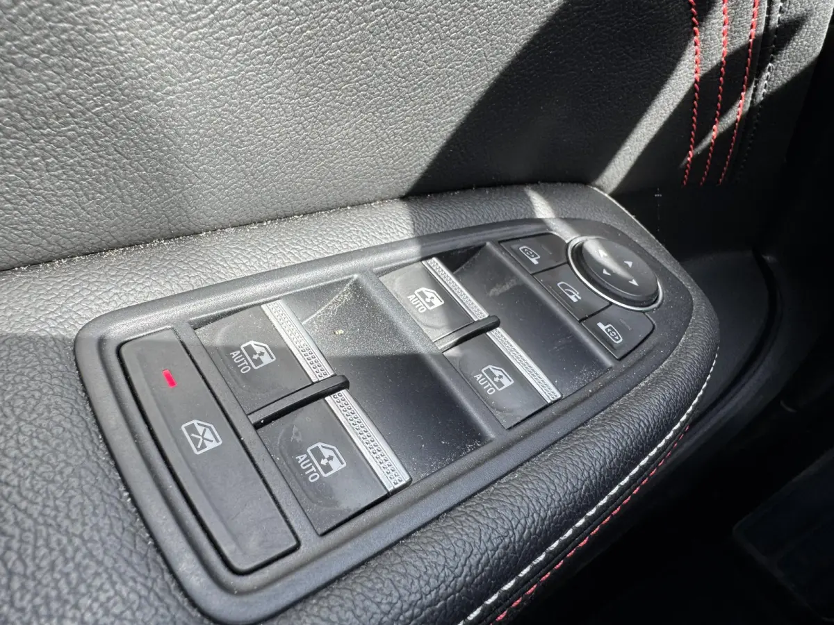 1.6 E-Tech full hybrid 145 RS-Line