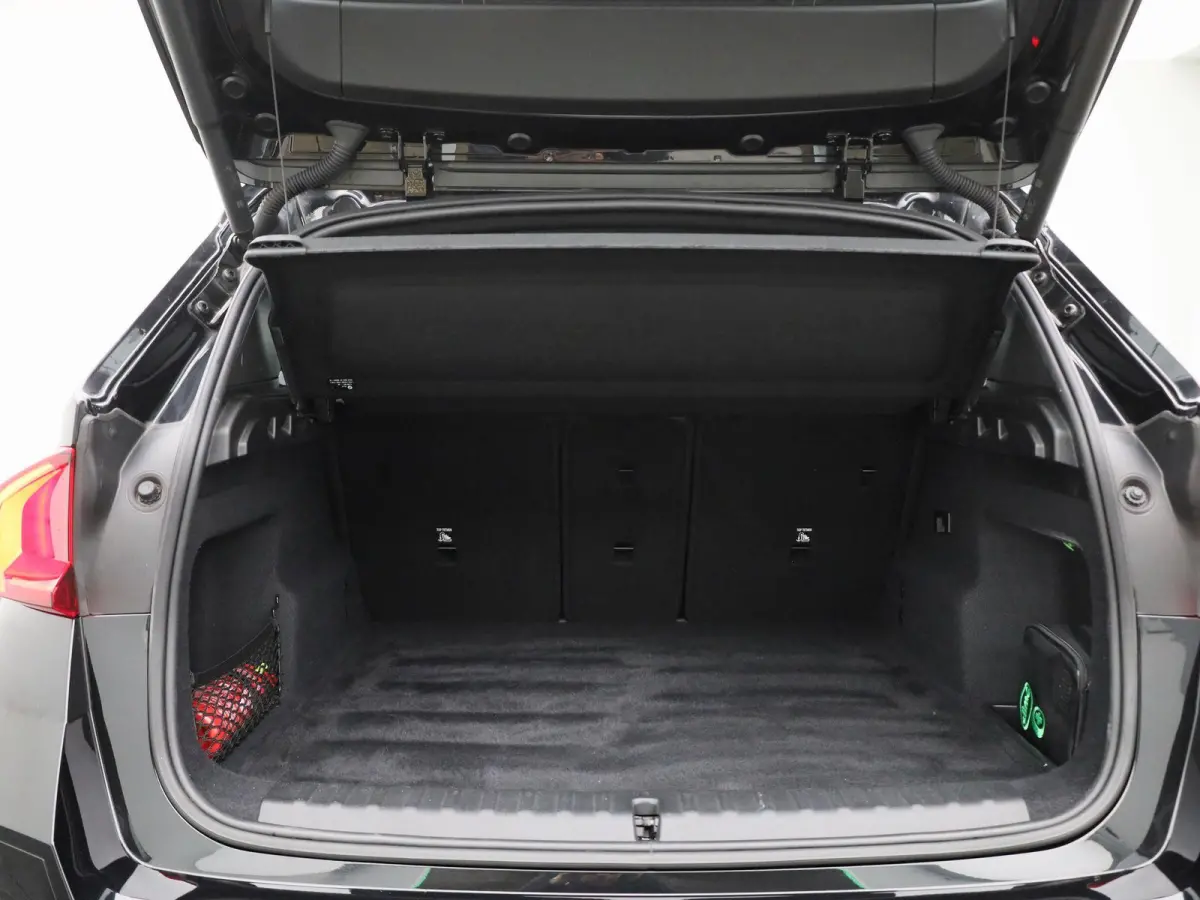 xDrive25e 180kW | Apple Carplay | Elektrische Achterklep | Led Verlichting | Achteruitrijcamera |