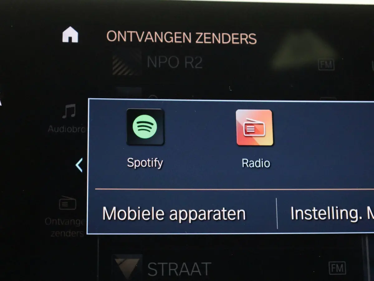 xDrive25e 180kW | Apple Carplay | Elektrische Achterklep | Led Verlichting | Achteruitrijcamera |
