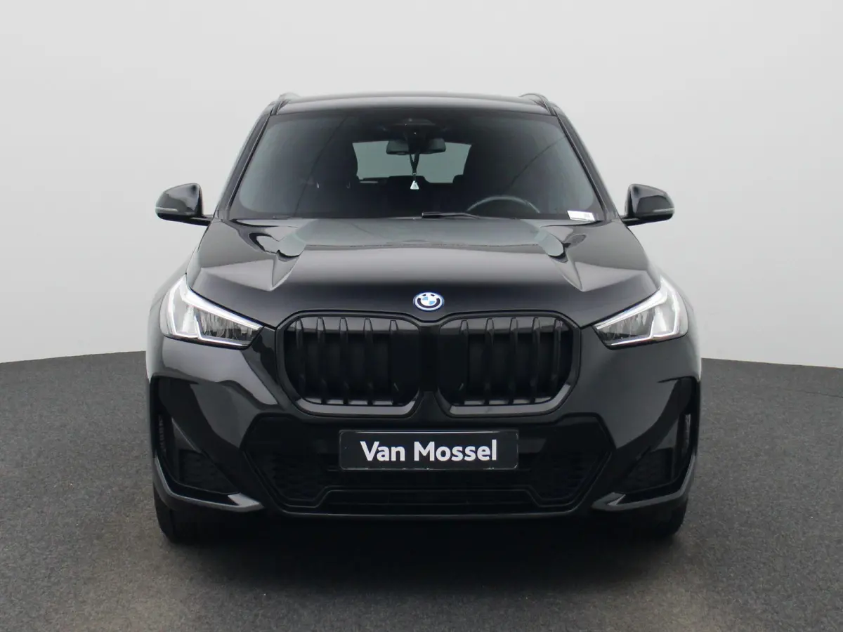 xDrive25e 180kW | Apple Carplay | Elektrische Achterklep | Led Verlichting | Achteruitrijcamera |