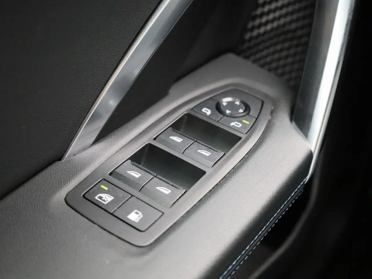 xDrive25e 180kW | Apple Carplay | Elektrische Achterklep | Led Verlichting | Achteruitrijcamera |