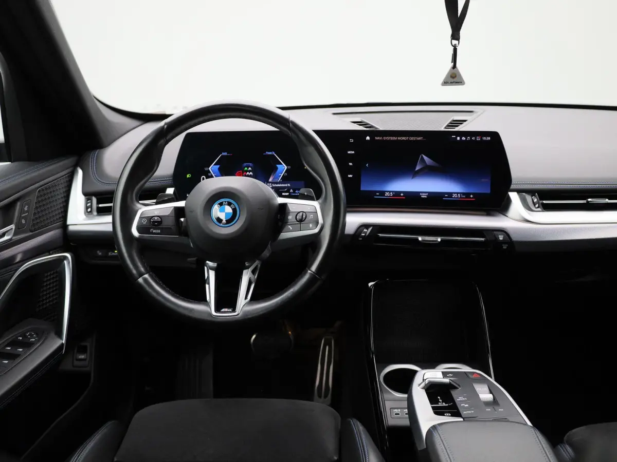 xDrive25e 180kW | Apple Carplay | Elektrische Achterklep | Led Verlichting | Achteruitrijcamera |