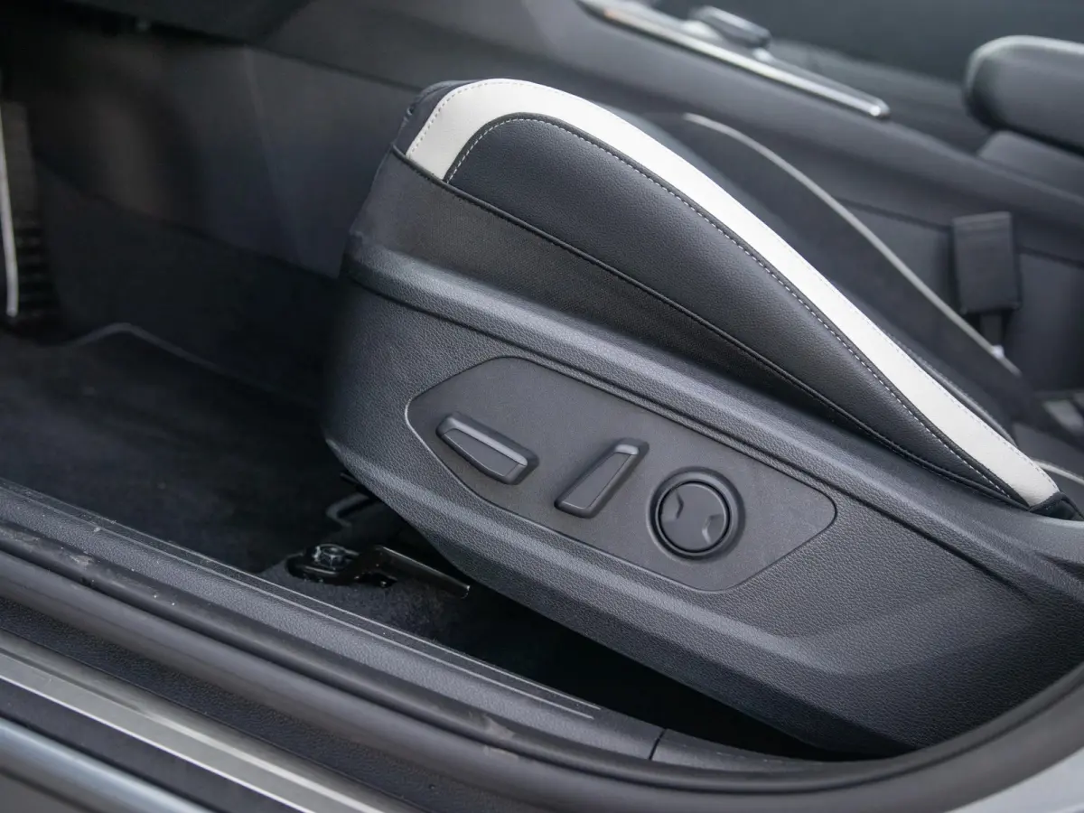 1.6 T-GDi Hybrid GT-PlusLine | Actieprijs* | Direct leverbaar | Full options | Navi. | Clima. | Adapt. Cruise. | Stoel&Stuur Verwarming | Dodehoekcamera | Panodak | GT-Line Bekleding In Suè
