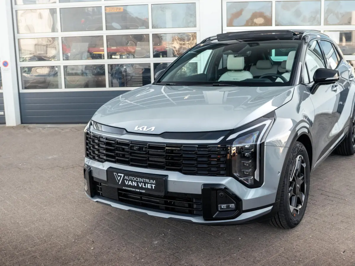 1.6 T-GDi Hybrid GT-PlusLine | Actieprijs* | Direct leverbaar | Full options | Navi. | Clima. | Adapt. Cruise. | Stoel&Stuur Verwarming | Dodehoekcamera | Panodak | GT-Line Bekleding In Suè