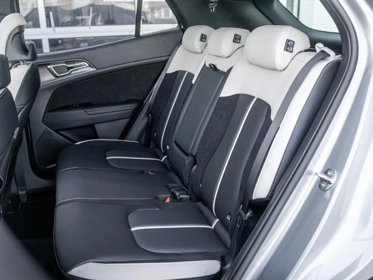 1.6 T-GDi Hybrid GT-PlusLine | Actieprijs* | Direct leverbaar | Full options | Navi. | Clima. | Adapt. Cruise. | Stoel&Stuur Verwarming | Dodehoekcamera | Panodak | GT-Line Bekleding In Suè
