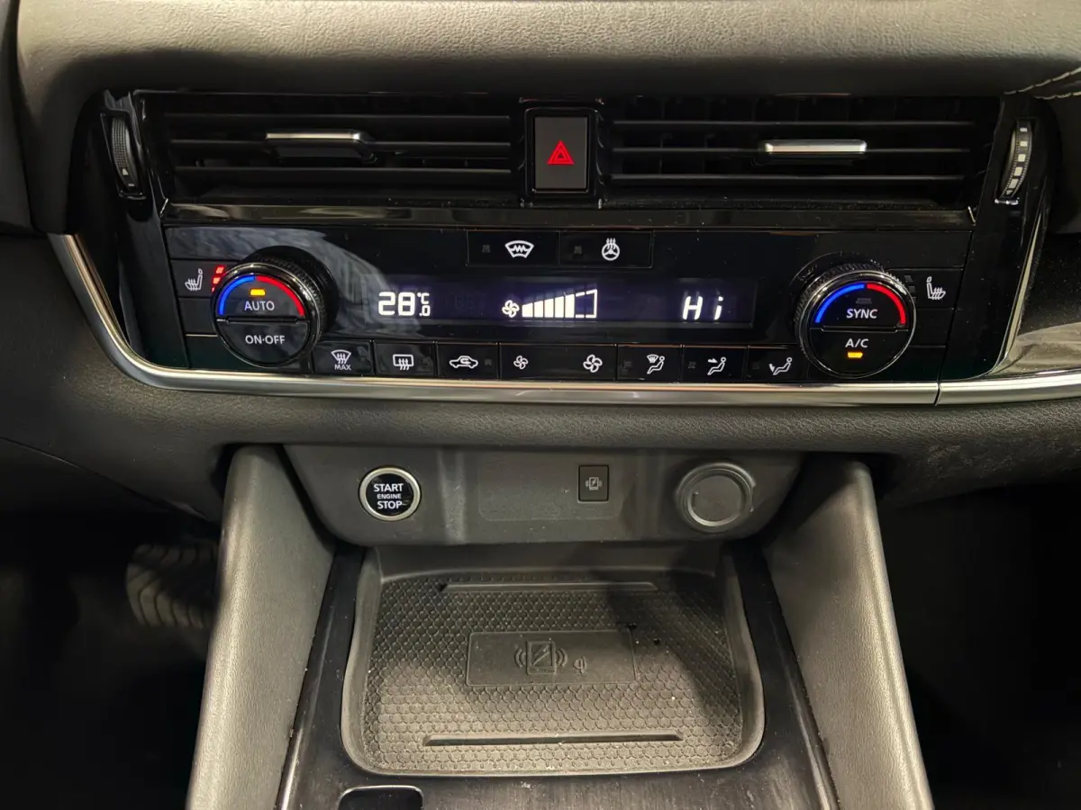 1.3 MHEV Xtronic N-Connecta Airco ECC Navi Carplay Stoel/Stuurwielverwarming PDC VA + Camera Virtual Cockpit Lane/Side Assist