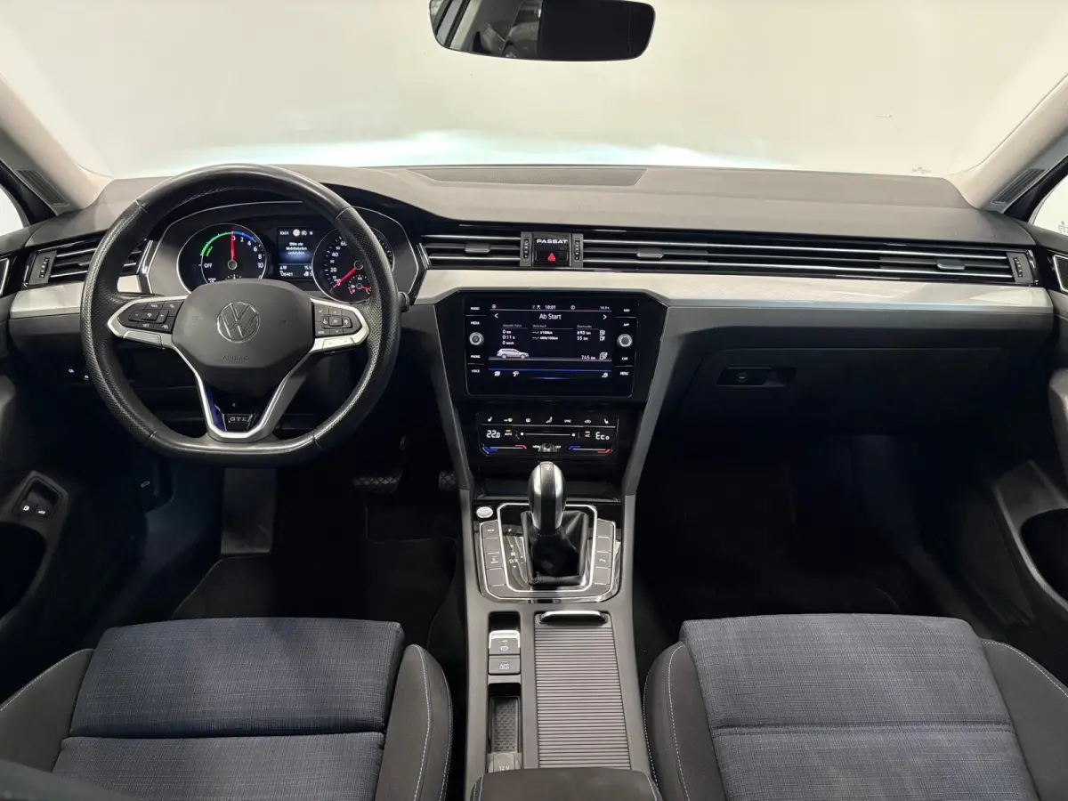 1.4 TSI PHEV GTE Business Airco ECC Navi Carplay PDC VA +Camera Adaptive Cruise Control+Travel Assist  17" LM Velgen Winter Pack ERGO Comfort Stoelen