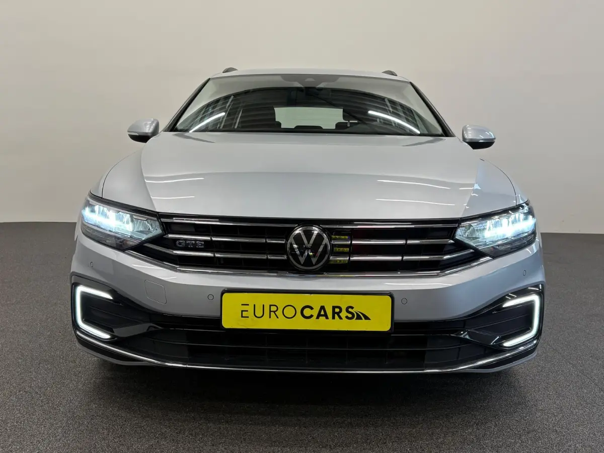 1.4 TSI PHEV GTE Business Airco ECC Navi Carplay PDC VA +Camera Adaptive Cruise Control+Travel Assist  17" LM Velgen Winter Pack ERGO Comfort Stoelen