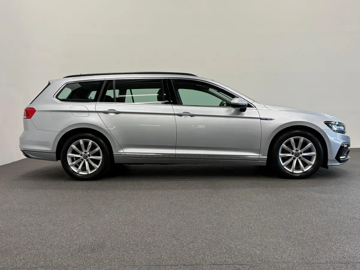 1.4 TSI PHEV GTE Business Airco ECC Navi Carplay PDC VA +Camera Adaptive Cruise Control+Travel Assist  17" LM Velgen Winter Pack ERGO Comfort Stoelen