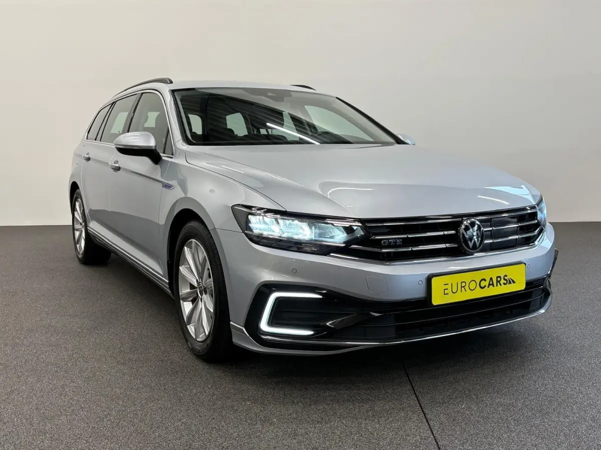 1.4 TSI PHEV GTE Business Airco ECC Navi Carplay PDC VA +Camera Adaptive Cruise Control+Travel Assist  17" LM Velgen Winter Pack ERGO Comfort Stoelen