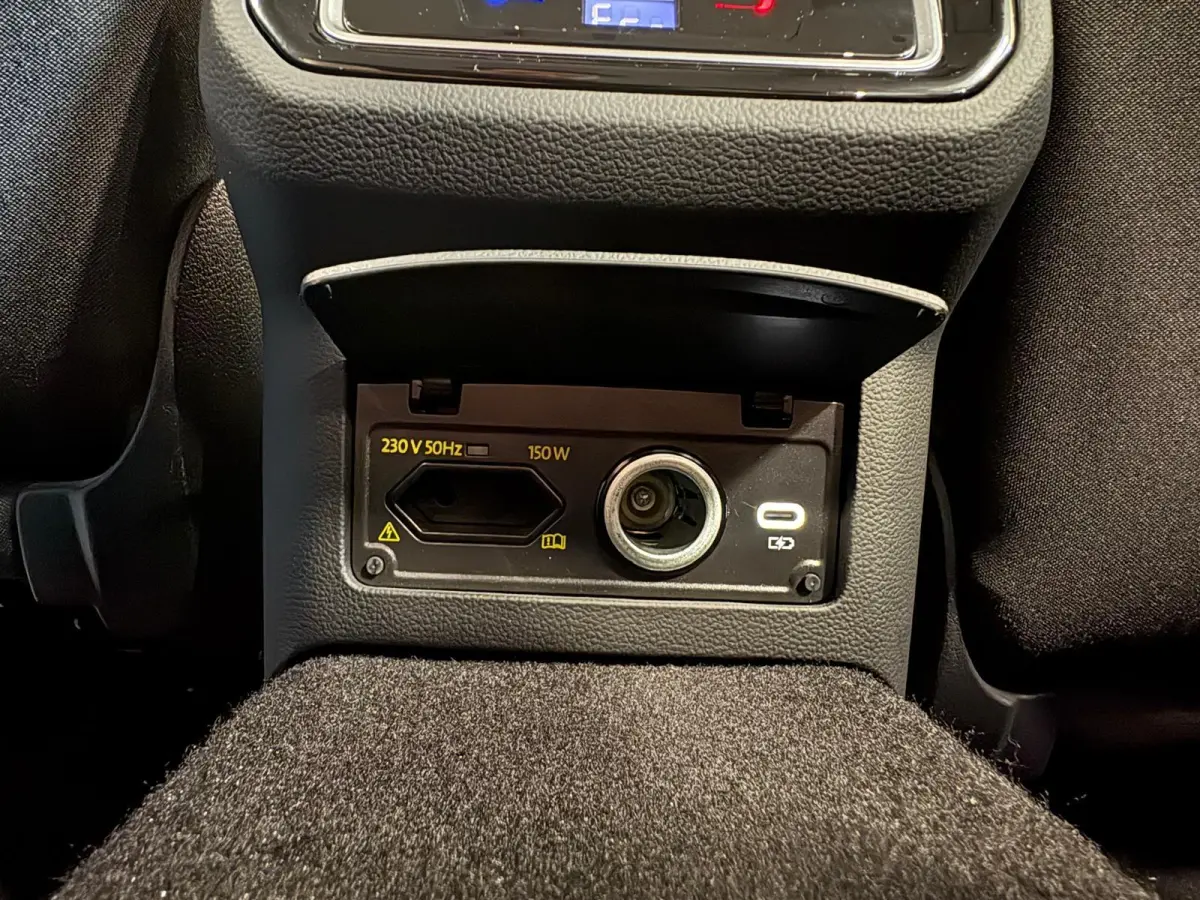 1.4 TSI PHEV GTE Business Airco ECC Navi Carplay PDC VA +Camera Adaptive Cruise Control+Travel Assist  17" LM Velgen Winter Pack ERGO Comfort Stoelen