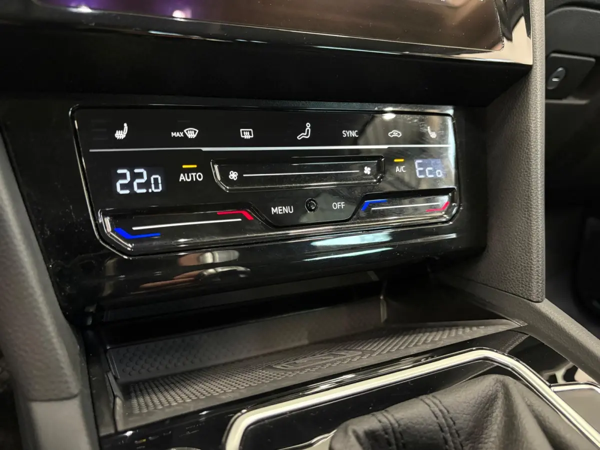 1.4 TSI PHEV GTE Business Airco ECC Navi Carplay PDC VA +Camera Adaptive Cruise Control+Travel Assist  17" LM Velgen Winter Pack ERGO Comfort Stoelen