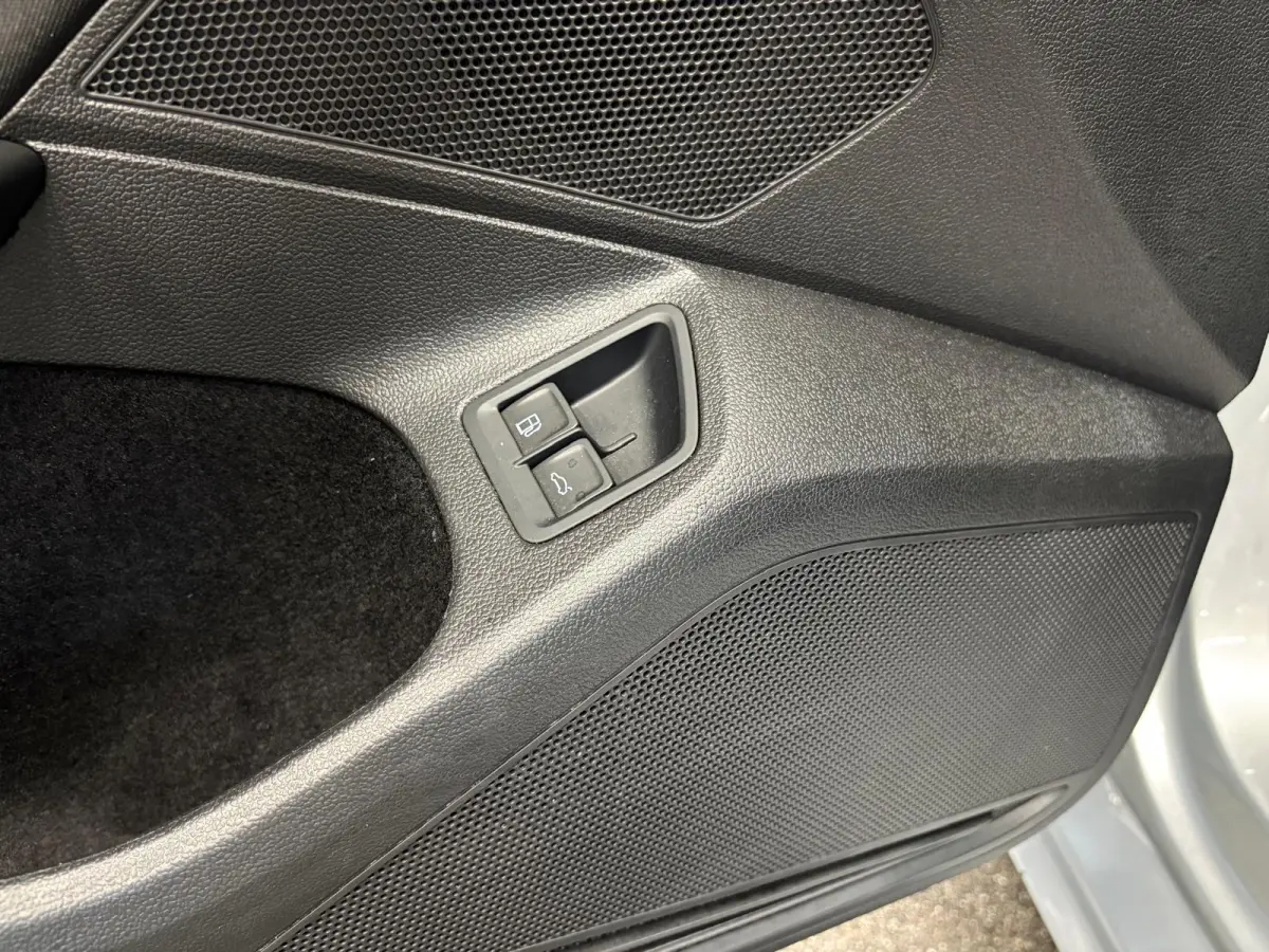 1.4 TSI PHEV GTE Business Airco ECC Navi Carplay PDC VA +Camera Adaptive Cruise Control+Travel Assist  17" LM Velgen Winter Pack ERGO Comfort Stoelen