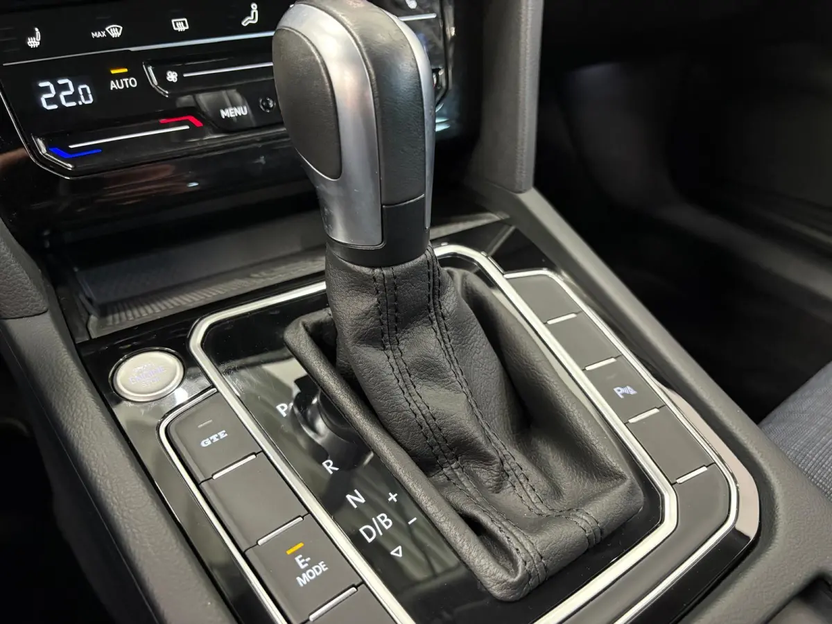 1.4 TSI PHEV GTE Business Airco ECC Navi Carplay PDC VA +Camera Adaptive Cruise Control+Travel Assist  17" LM Velgen Winter Pack ERGO Comfort Stoelen