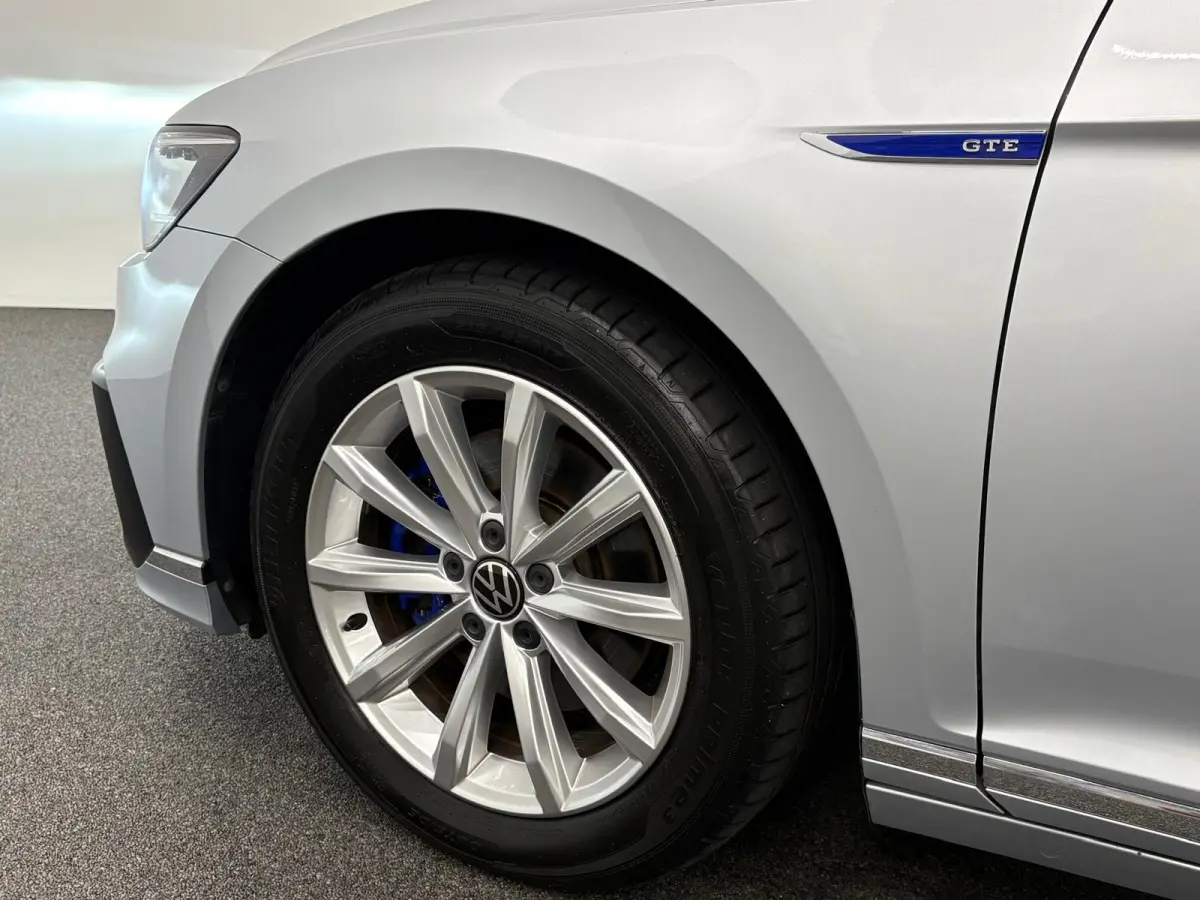 1.4 TSI PHEV GTE Business Airco ECC Navi Carplay PDC VA +Camera Adaptive Cruise Control+Travel Assist  17" LM Velgen Winter Pack ERGO Comfort Stoelen