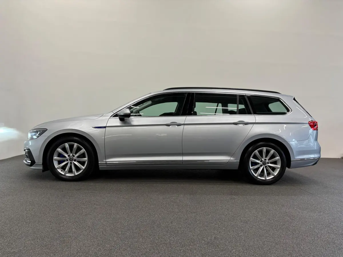 1.4 TSI PHEV GTE Business Airco ECC Navi Carplay PDC VA +Camera Adaptive Cruise Control+Travel Assist  17" LM Velgen Winter Pack ERGO Comfort Stoelen