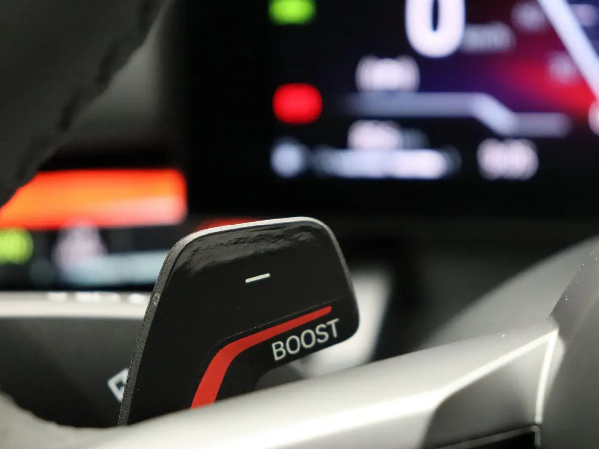 520i M Sportpakket | Trekhaak | Driving Assistant Plus | Harman Kardon | 20"