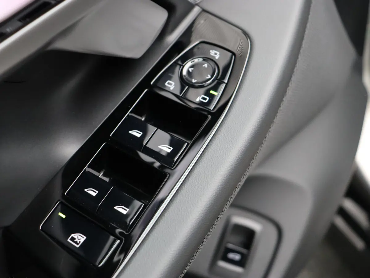 520i M Sportpakket | Trekhaak | Driving Assistant Plus | Harman Kardon | 20"