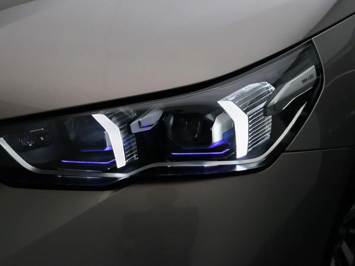 520i M Sportpakket | Trekhaak | Driving Assistant Plus | Harman Kardon | 20"