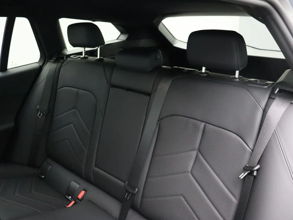 520i M Sportpakket | Trekhaak | Driving Assistant Plus | Harman Kardon | 20"