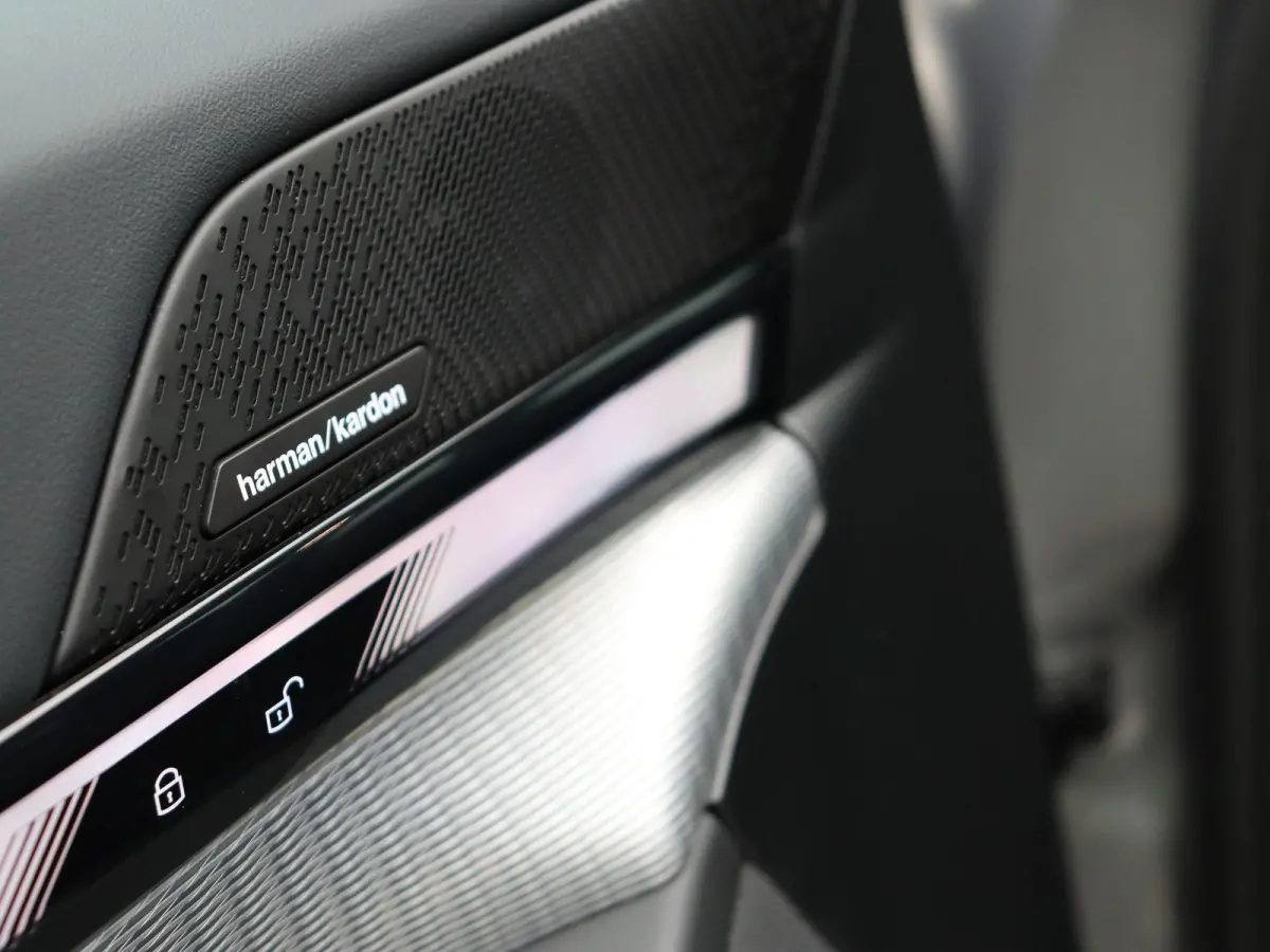 520i M Sportpakket | Trekhaak | Driving Assistant Plus | Harman Kardon | 20"