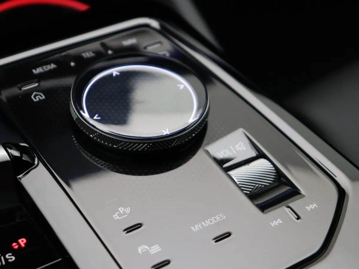 520i M Sportpakket | Trekhaak | Driving Assistant Plus | Harman Kardon | 20"