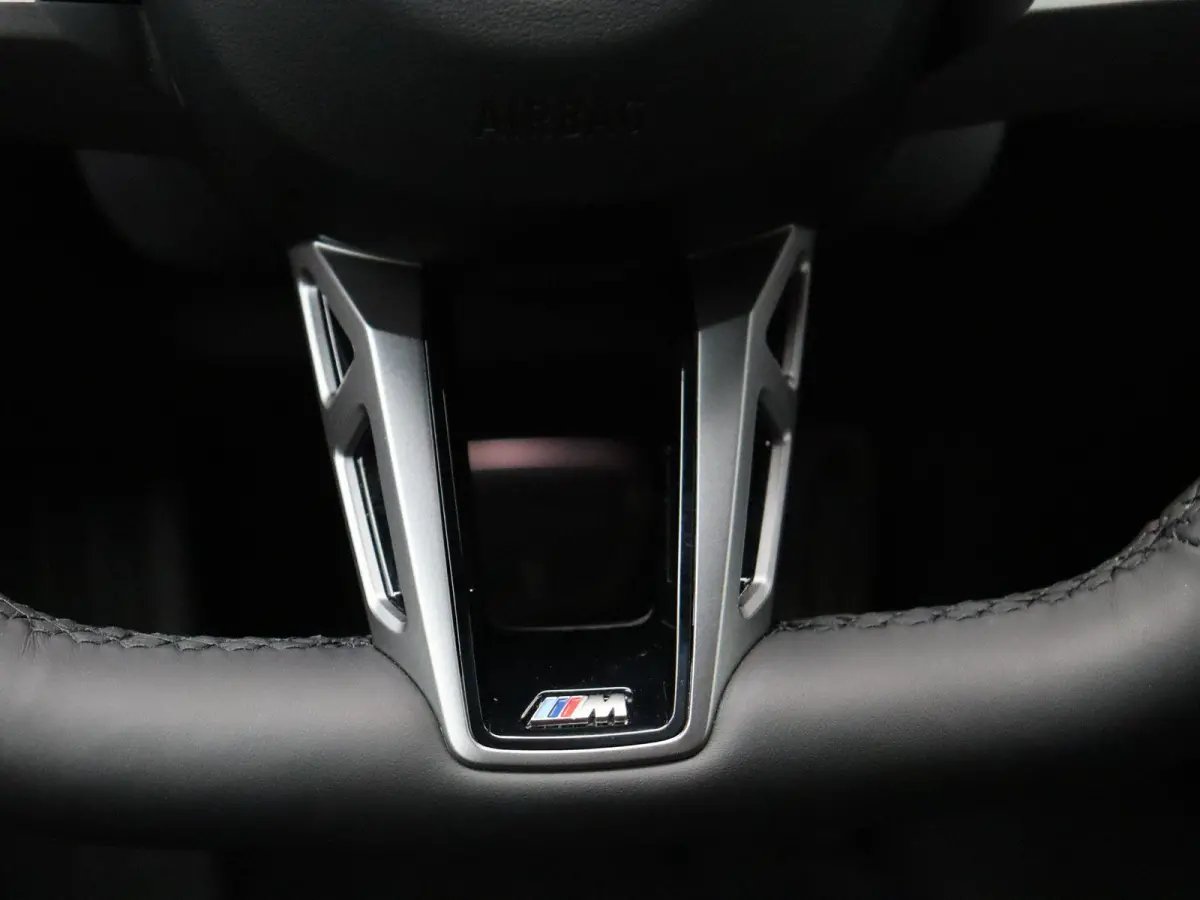 520i M Sportpakket | Trekhaak | Driving Assistant Plus | Harman Kardon | 20"
