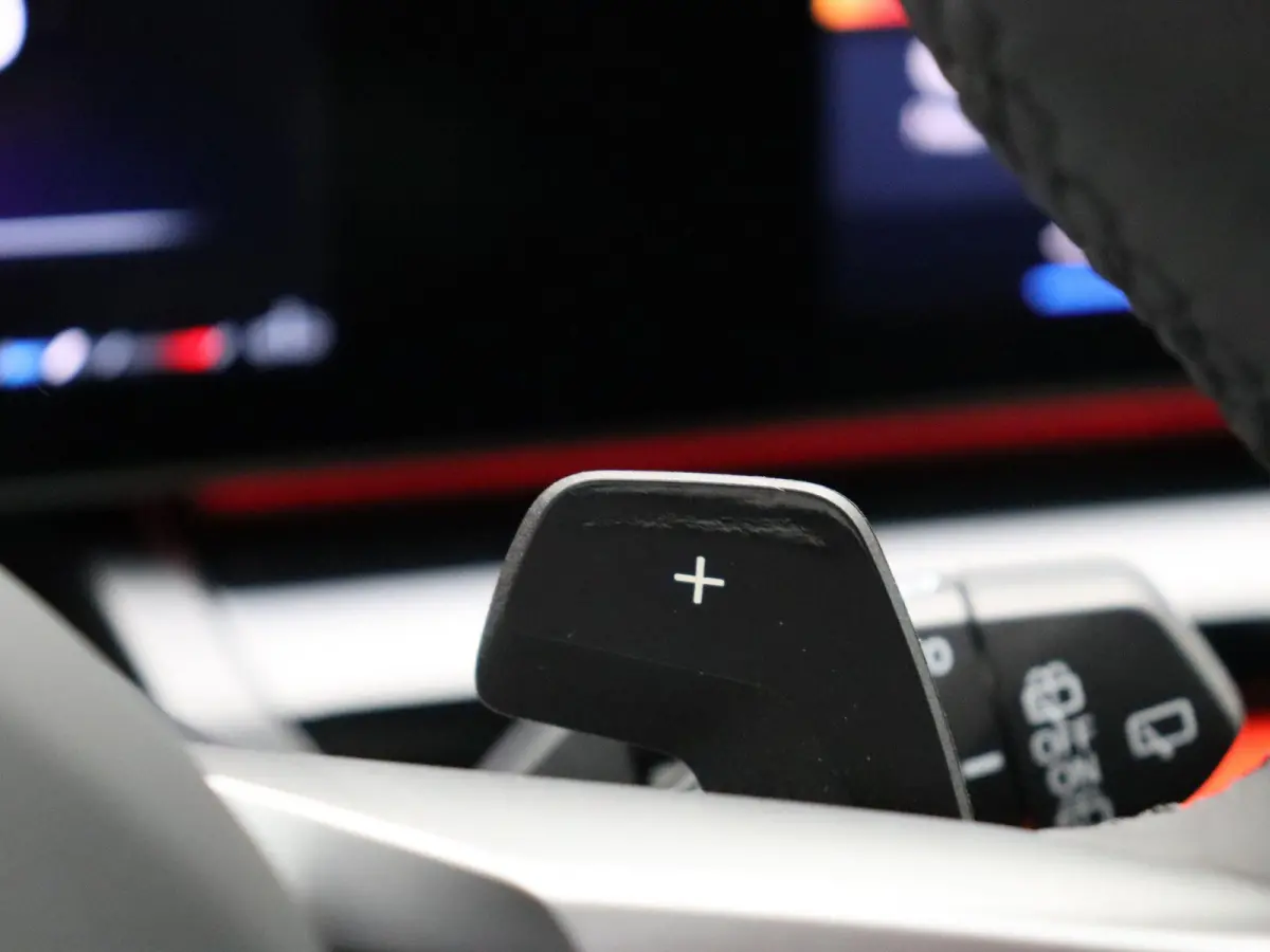 520i M Sportpakket | Trekhaak | Driving Assistant Plus | Harman Kardon | 20"