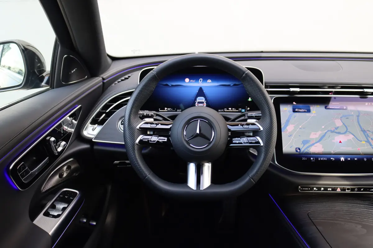 300 e AMG Line | Distronic+ | Memory | Burmester | Surround Camera | Trekhaak | Digital Light | Keyless Go | Nightpakket |