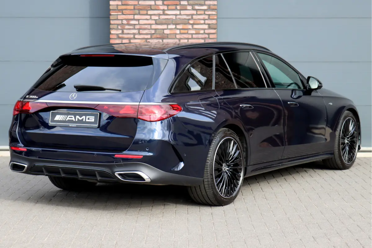 300 e AMG Line | Distronic+ | Memory | Burmester | Surround Camera | Trekhaak | Digital Light | Keyless Go | Nightpakket |