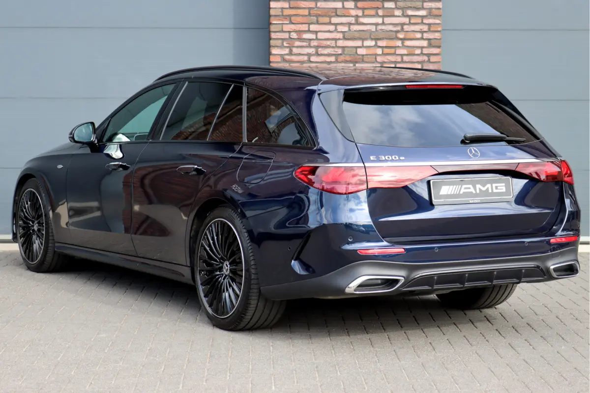300 e AMG Line | Distronic+ | Memory | Burmester | Surround Camera | Trekhaak | Digital Light | Keyless Go | Nightpakket |