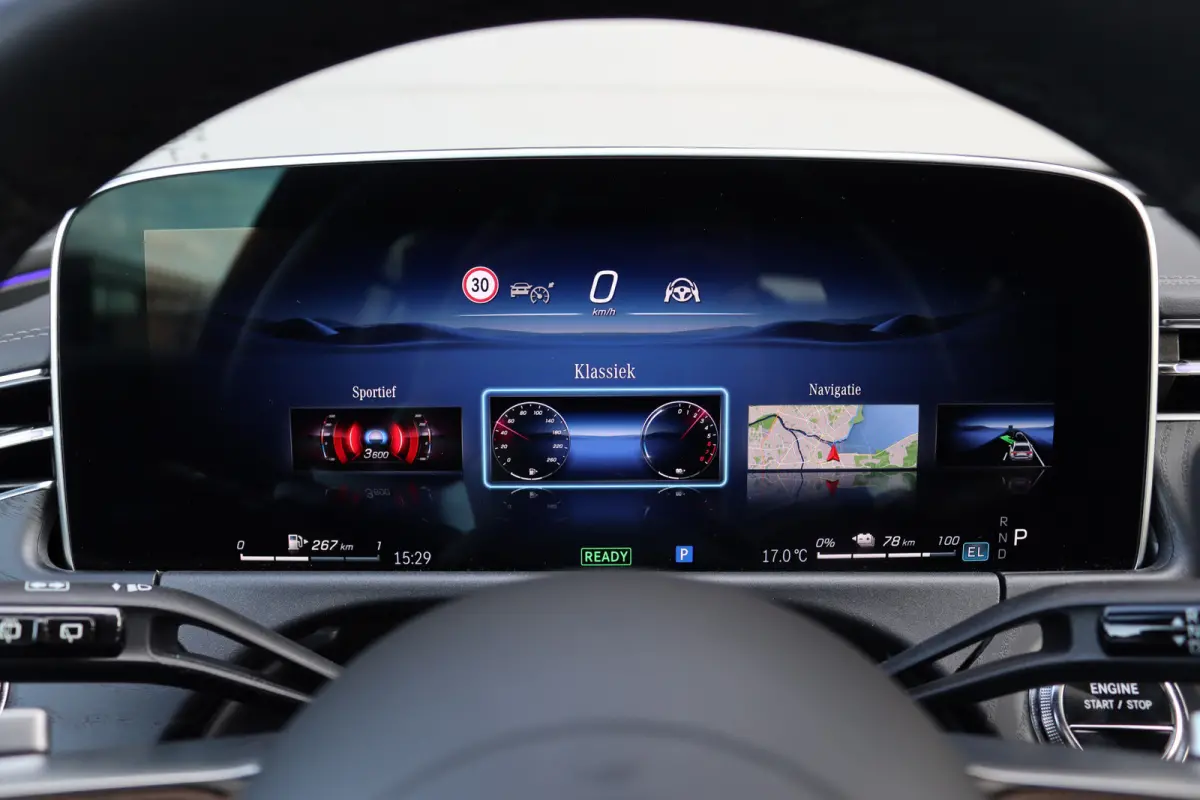 300 e AMG Line | Distronic+ | Memory | Burmester | Surround Camera | Trekhaak | Digital Light | Keyless Go | Nightpakket |
