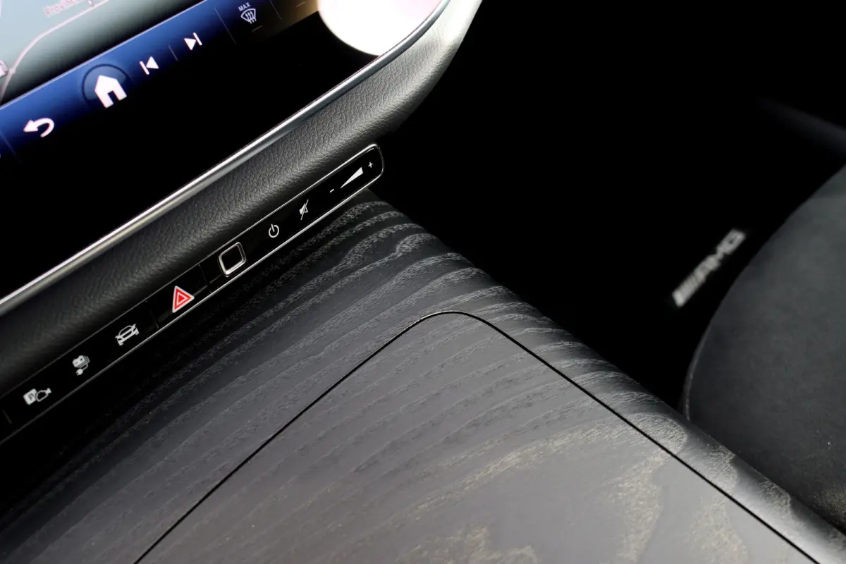 300 e AMG Line | Distronic+ | Memory | Burmester | Surround Camera | Trekhaak | Digital Light | Keyless Go | Nightpakket |
