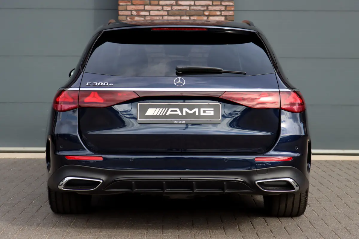 300 e AMG Line | Distronic+ | Memory | Burmester | Surround Camera | Trekhaak | Digital Light | Keyless Go | Nightpakket |