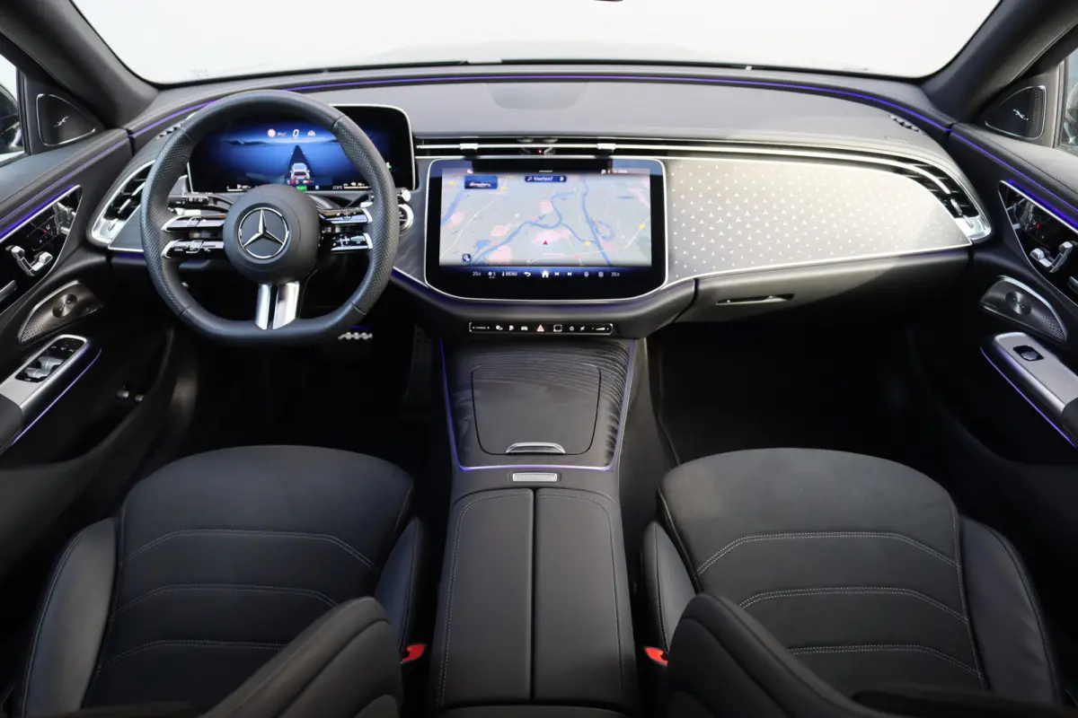 300 e AMG Line | Distronic+ | Memory | Burmester | Surround Camera | Trekhaak | Digital Light | Keyless Go | Nightpakket |