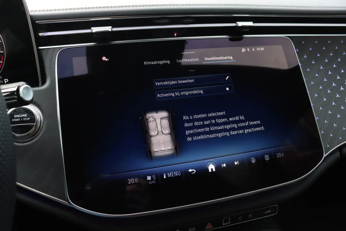 300 e AMG Line | Distronic+ | Memory | Burmester | Surround Camera | Trekhaak | Digital Light | Keyless Go | Nightpakket |