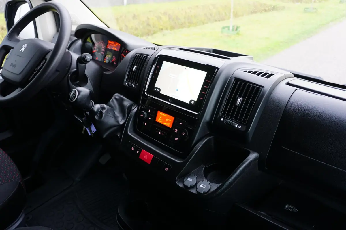 2.2 BlueHDi 140 L3H2 3.5t in Topstaat |2e airbag |BPM voordeel |Navi |Carplay |Climate |Cruise |Parkeersensoren |3500 KG |140 pk |Mooie camperbasis