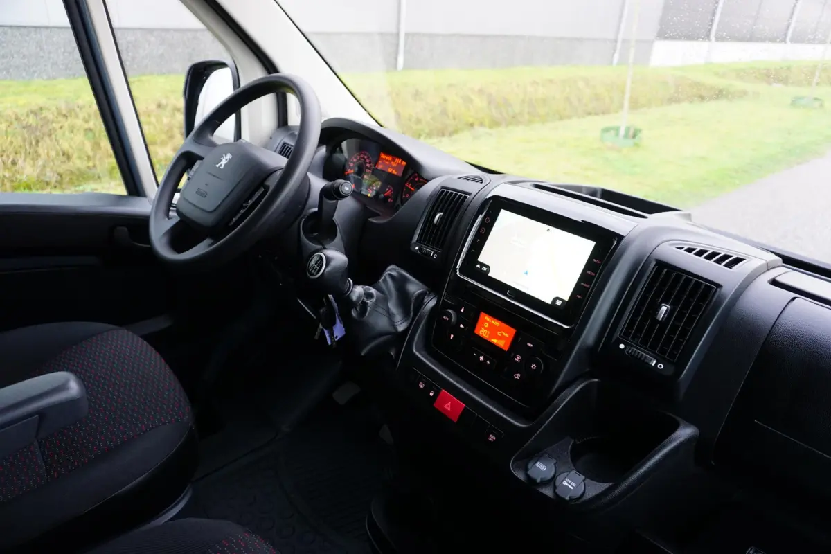 2.2 BlueHDi 140 L3H2 3.5t in Topstaat |2e airbag |BPM voordeel |Navi |Carplay |Climate |Cruise |Parkeersensoren |3500 KG |140 pk |Mooie camperbasis