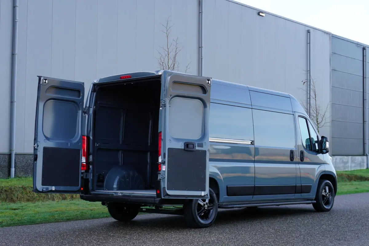 2.2 BlueHDi 140 L3H2 3.5t in Topstaat |2e airbag |BPM voordeel |Navi |Carplay |Climate |Cruise |Parkeersensoren |3500 KG |140 pk |Mooie camperbasis