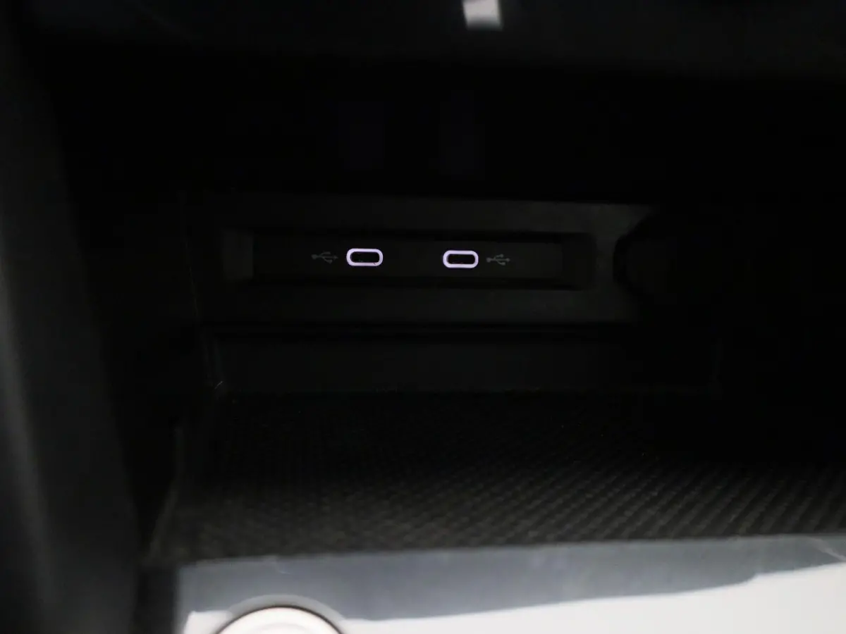 1.5 TSI Style AUTOMAAT | CAMERA | NAVIGATIE | APPLE CARPLAY | VIRTUEEL | CRUISE | DAB | LMV | PDC | 12 MAANDEN BOVAG GARANTIE |
