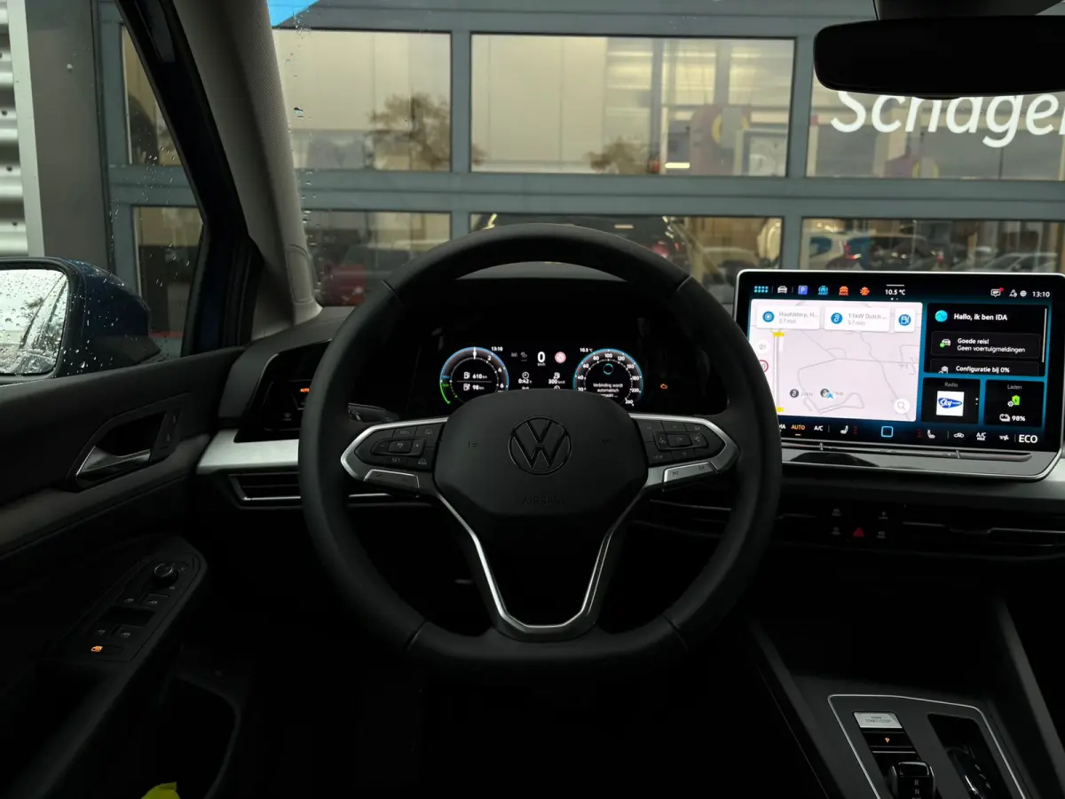 1.5 eHybrid 204 pk Life Edition PHEV | Trekhaak | Winter en Multimedia pakket |