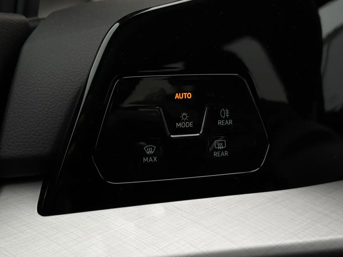 1.5 eHybrid 204 pk Life Edition PHEV | Trekhaak | Winter en Multimedia pakket |