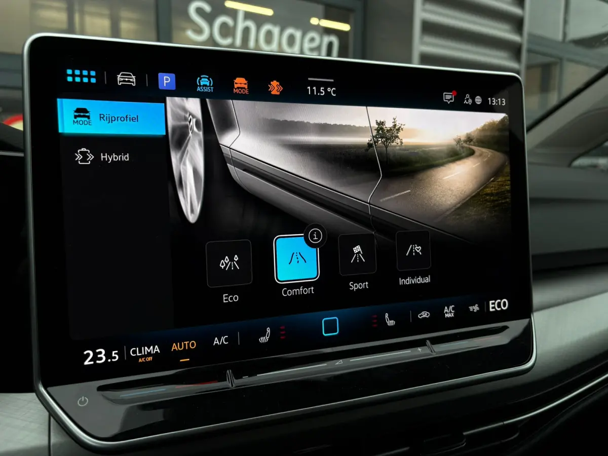 1.5 eHybrid 204 pk Life Edition PHEV | Trekhaak | Winter en Multimedia pakket |