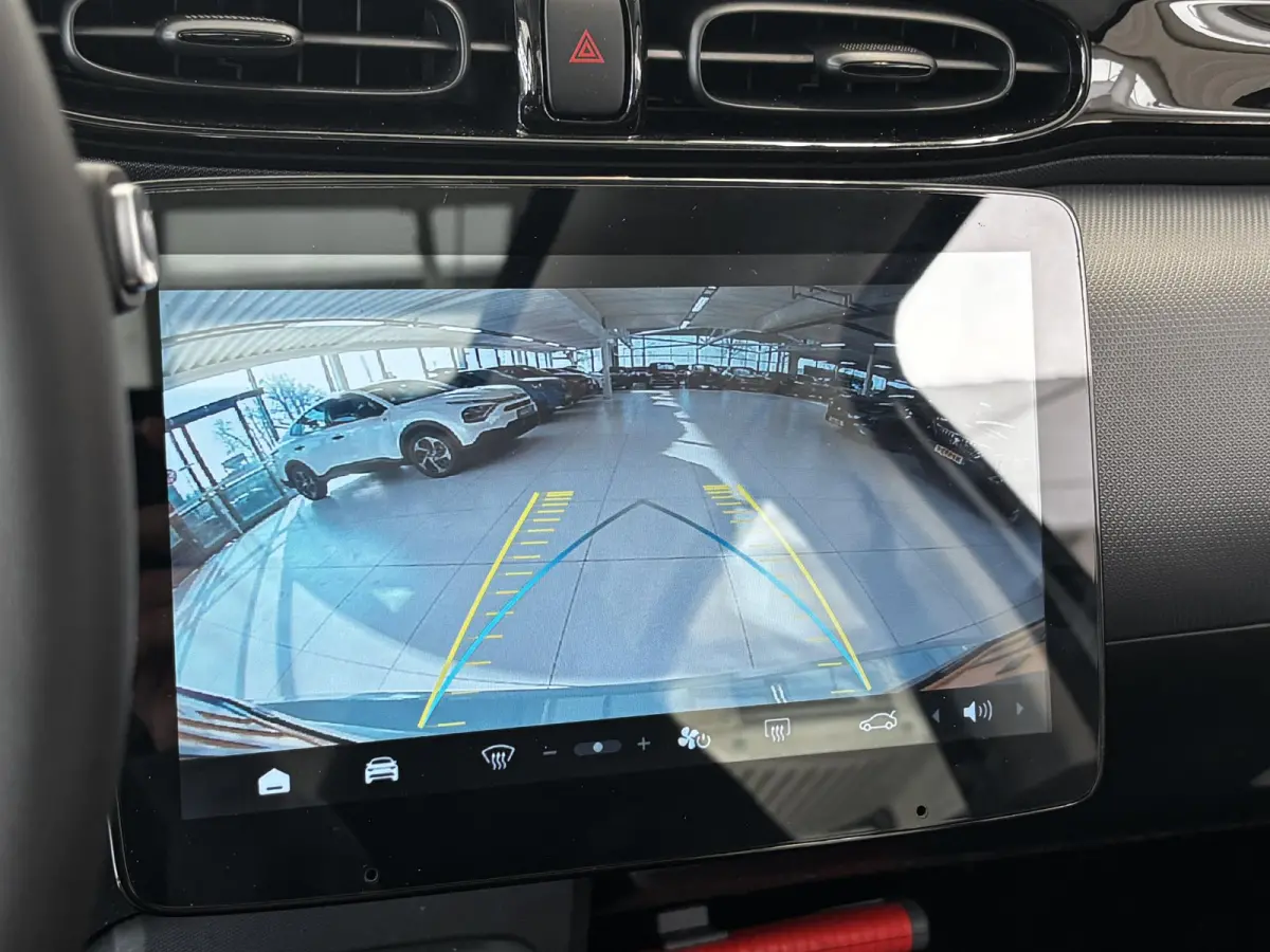Design 37.3 kWh Navigatie