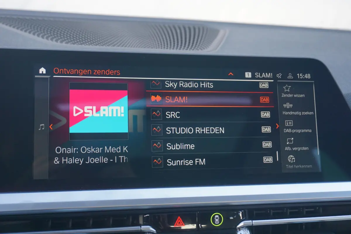 318i High Executive Sport Line 18'' / Panoramadak / Adaptieve Led Koplampen / Hifi System